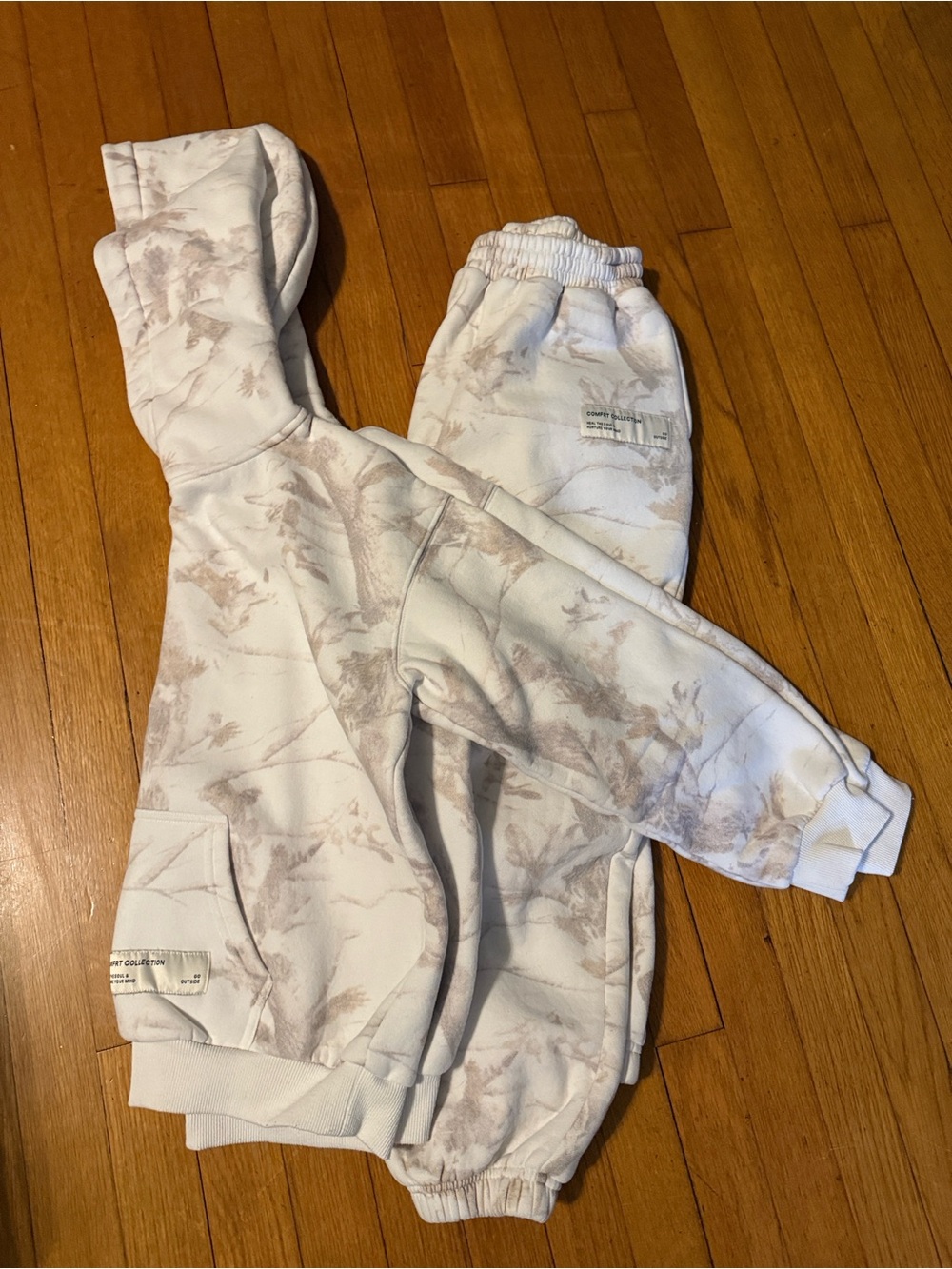 Kids Comfrt Brand Camo white oak Hoodie and jogger pants set size Large
